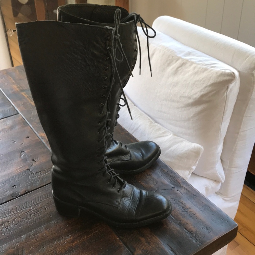 Black  boots